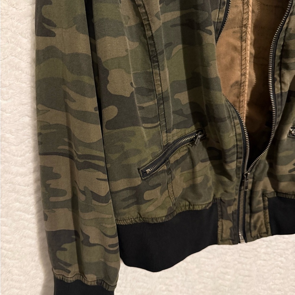 Dear John Black and Brown Camo Bomber Jacket. Size medium. Love this piece 🧡 - Picture 6 of 8